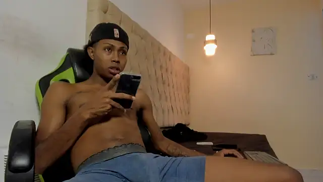 Snapshot of Jax_Maliq chatting on 28, 10, 2025 Jax Maliq online show from 28, 10, 2025