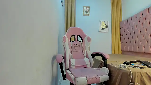 Snapshot of Jax_Maliq chatting on 4, 11, 2025 Jax Maliq online show from 4, 11, 2025