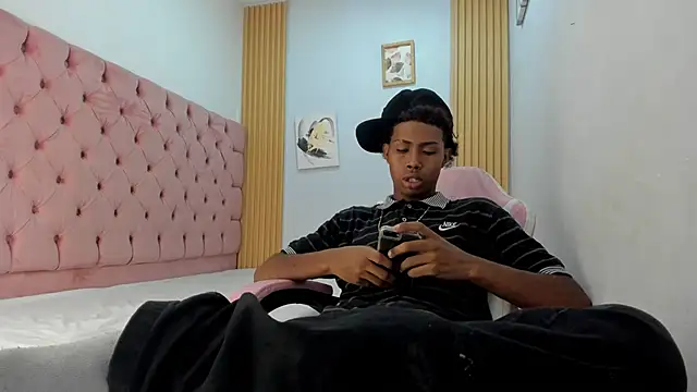 Snapshot of Jax_Maliq chatting on 21, 11, 2025 Jax Maliq online show from 21, 11, 2025