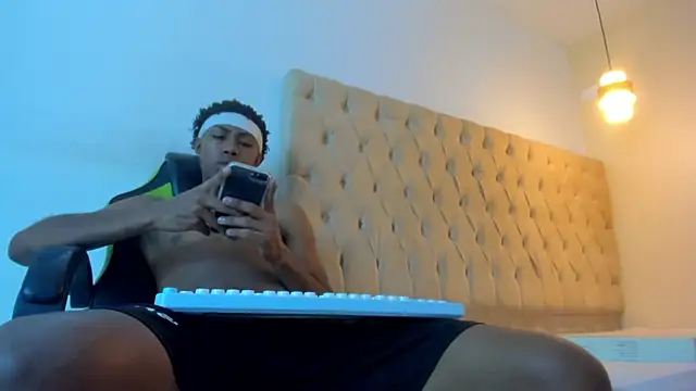 Snapshot of Jax_Maliq chatting on 2, 12, 2025 Jax Maliq online show from 2, 12, 2025