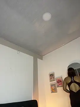 Snapshot of RedVelvet_Dream chatting on 4, 10, 2025 RedVelvet Dream online show from 4, 10, 2025