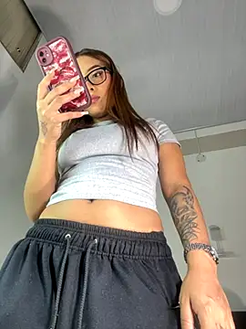 Snapshot of RedVelvet_Dream chatting on 13, 10, 2025 RedVelvet Dream online show from 13, 10, 2025