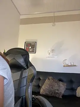 Snapshot of RedVelvet_Dream chatting on 25, 11, 2025 RedVelvet Dream online show from 25, 11, 2025