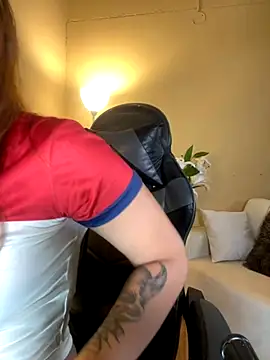 Snapshot of RedVelvet_Dream chatting on 4, 12, 2025 RedVelvet Dream online show from 4, 12, 2025