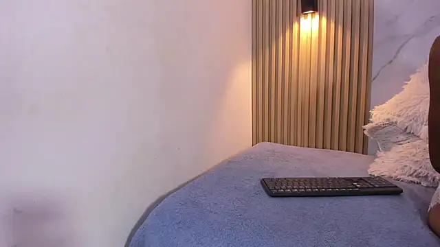 Valentinaliux  online show from 19, 3, 2026