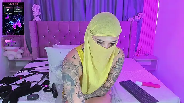 Nayla-Mouna online show from 5, 3, 2026