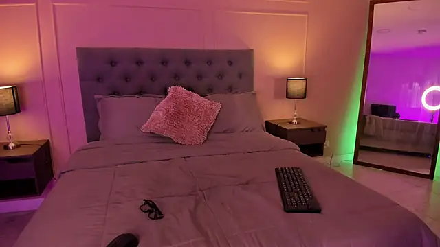 Snapshot of ALICESANDOVAL chatting on 15, 9, 2025 ALICESANDOVAL online show from 15, 9, 2025