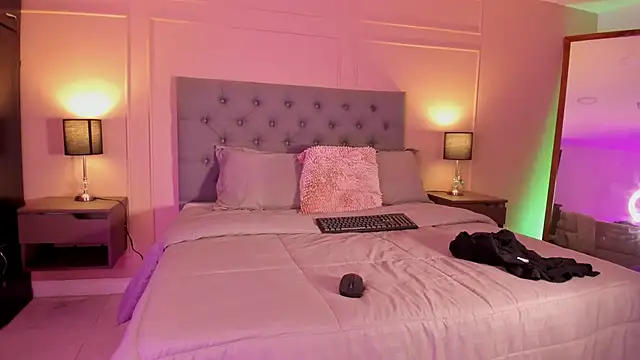 Snapshot of ALICESANDOVAL chatting on 27, 9, 2025 ALICESANDOVAL online show from 27, 9, 2025