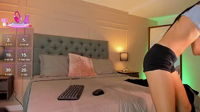 Snapshot of ALICESANDOVAL chatting on 4, 10, 2025 ALICESANDOVAL online show from 4, 10, 2025