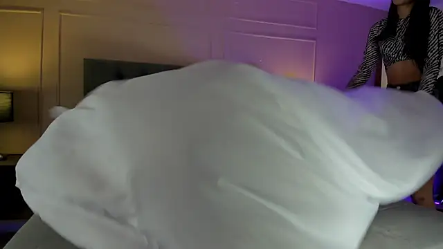 Snapshot of ALICESANDOVAL chatting on 27, 11, 2025 ALICESANDOVAL online show from 27, 11, 2025