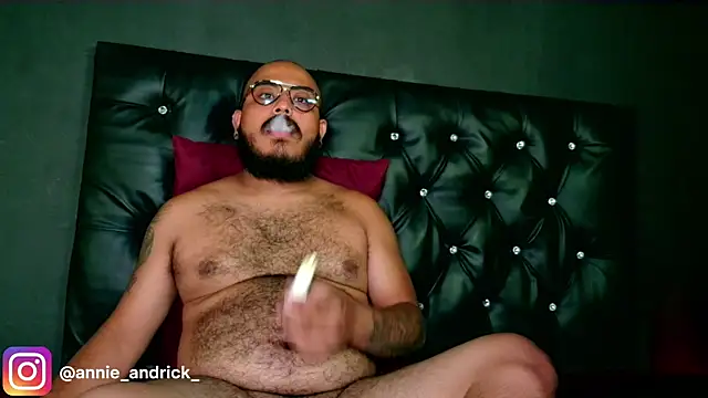  leda swan  online show from 19, 12, 2025