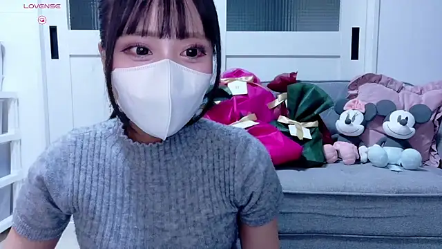 YURi luv online show from 28, 9, 2025