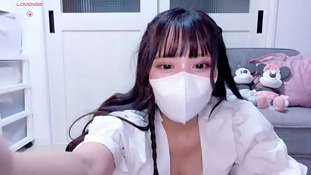 YURi luv online show from 5, 10, 2025