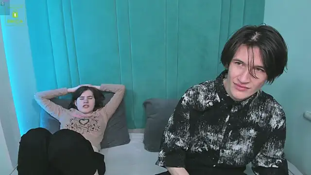 Snapshot of ViviaraNGendy chatting on 12, 10, 2025 ViviaraNGendy online show from 12, 10, 2025