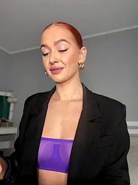 Snapshot of LittleFox___ chatting on 6, 10, 2025 LittleFox online show from 6, 10, 2025