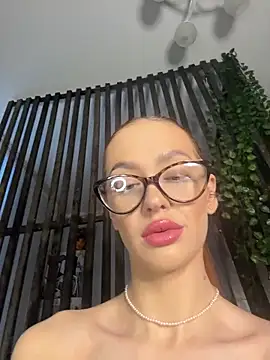 Snapshot of LittleFox___ chatting on 9, 2, 2026 LittleFox online show from 9, 2, 2026