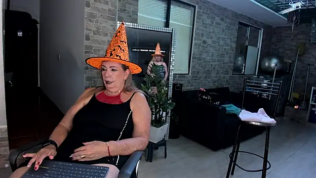  SARAI DUPONT online show from 31, 10, 2025