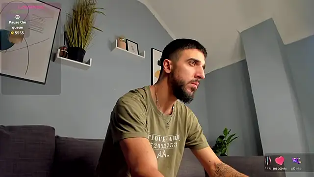 Snapshot of Zeyn_Edwards chatting on 20, 11, 2025 Zeyn Edwards online show from 20, 11, 2025