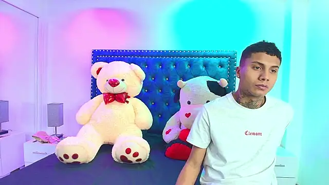 Snapshot of Damian_and_roxanne chatting on 19, 9, 2025 Damian and roxanne online show from 19, 9, 2025