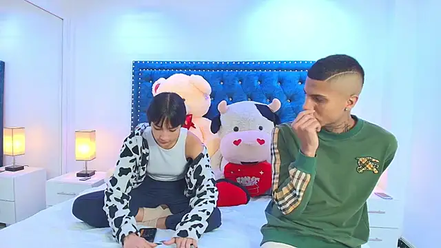 Snapshot of Damian_and_roxanne chatting on 20, 9, 2025 Damian and roxanne online show from 20, 9, 2025