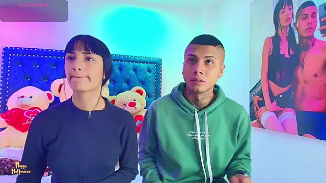 Snapshot of Damian_and_roxanne chatting on 20, 10, 2025 Damian and roxanne online show from 20, 10, 2025