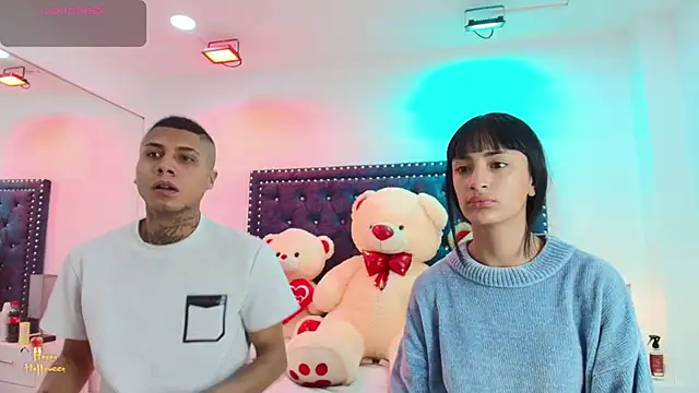 Snapshot of Damian_and_roxanne chatting on 25, 10, 2025 Damian and roxanne online show from 25, 10, 2025