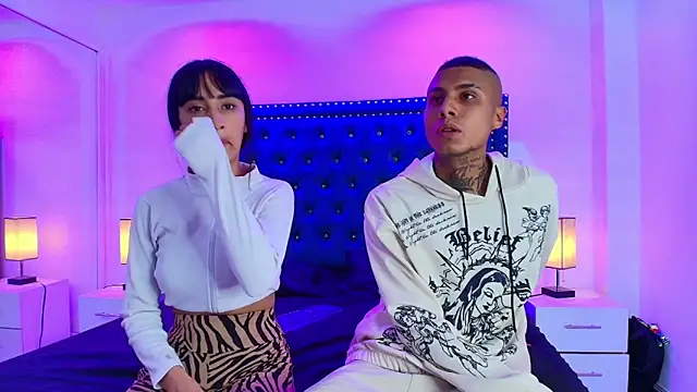 Snapshot of Damian_and_roxanne chatting on 22, 11, 2025 Damian and roxanne online show from 22, 11, 2025