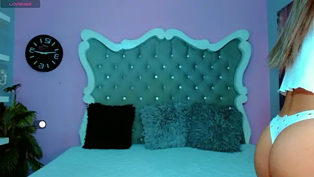 Honey Moontsts online show from 22, 3, 2026