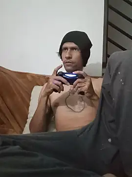 Snapshot of Alejandro92_cali chatting on 4, 6, 2026 Alejandro92 cali online show from 4, 6, 2026