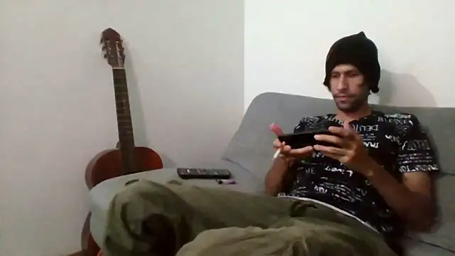 Snapshot of Alejandro92_cali chatting on 8, 6, 2026 Alejandro92 cali online show from 8, 6, 2026