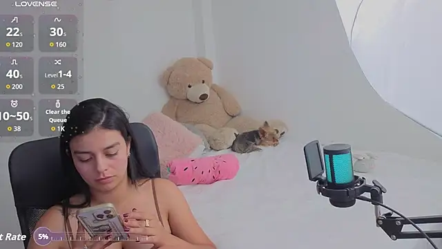 valerihouse online show from 9, 4, 2026