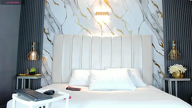 Snapshot of AariaLove chatting on 14, 11, 2025 AariaLove online show from 14, 11, 2025