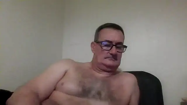 Snapshot of goldenman59 chatting on 1, 11, 2025 goldenman59 online show from 1, 11, 2025