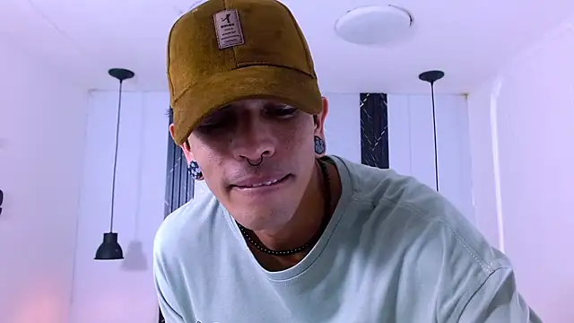 Franvill Trato online show from 3, 12, 2025