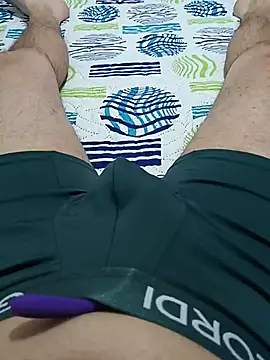 Snapshot of este_juan chatting on 13, 9, 2025 este juan online show from 13, 9, 2025