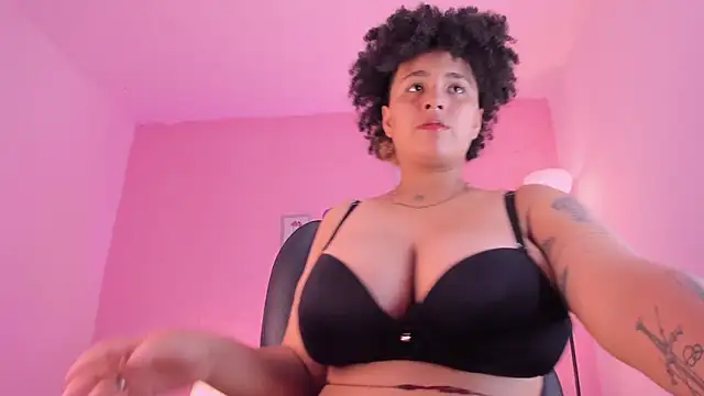 LiaaMoretzz online show from 25, 9, 2025