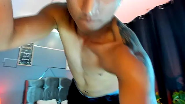 Snapshot of oliver_mr_ chatting on 31, 10, 2025 oliver mr online show from 31, 10, 2025