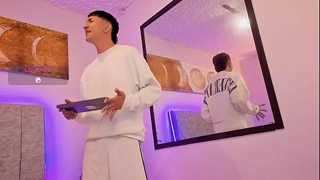 Snapshot of oliver_mr_ chatting on 20, 11, 2025 oliver mr online show from 20, 11, 2025