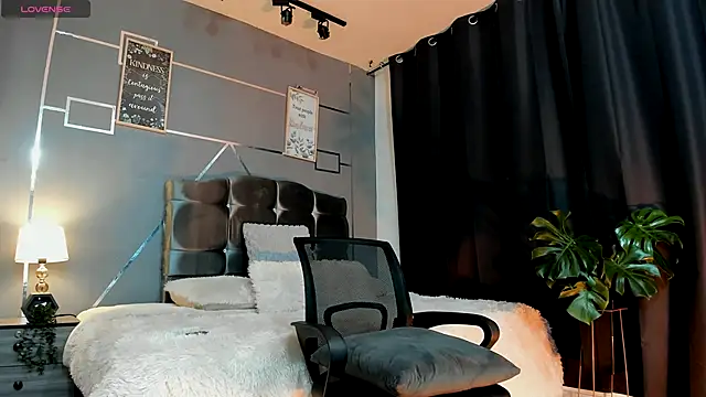 Snapshot of oliver_mr_ chatting on 4, 12, 2025 oliver mr online show from 4, 12, 2025