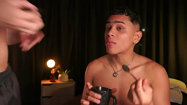 Snapshot of EROS_AND_ALAN chatting on 29, 10, 2025 EROS AND ALAN online show from 29, 10, 2025