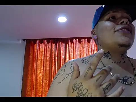 Snapshot of Yulian_bigclit7 chatting on 16, 9, 2025 Yulian bigclit7 online show from 16, 9, 2025