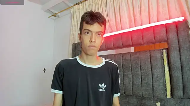 Snapshot of dylan_202520_ chatting on 13, 10, 2025 dylan 202520 online show from 13, 10, 2025