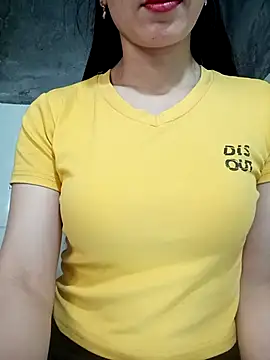 Snapshot of Vyvyy06 chatting on 13, 11, 2025 Vyvyy06 online show from 13, 11, 2025