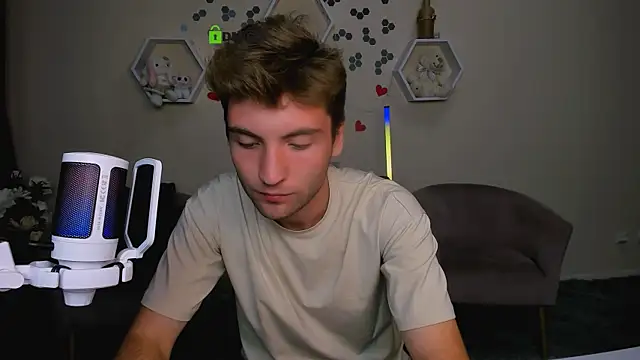 Snapshot of joseph_bear_ chatting on 12, 9, 2025 joseph bear online show from 12, 9, 2025