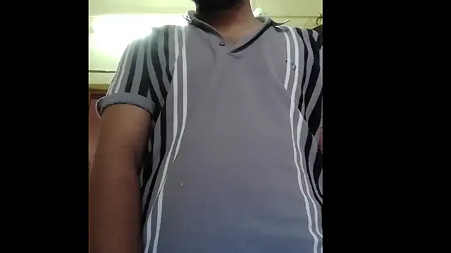 Snapshot of riyamore9623 chatting on 26, 10, 2025 riyamore9623 online show from 26, 10, 2025