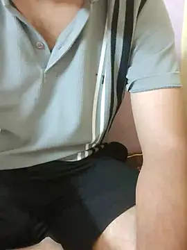 Snapshot of riyamore9623 chatting on 27, 10, 2025 riyamore9623 online show from 27, 10, 2025