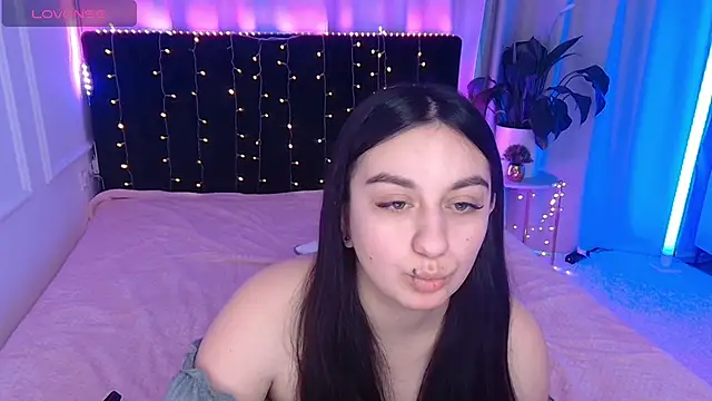 Lola Sparks online show from 28, 11, 2025