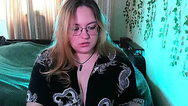 Snapshot of ZayaRush chatting on 29, 9, 2025 ZayaRush online show from 29, 9, 2025