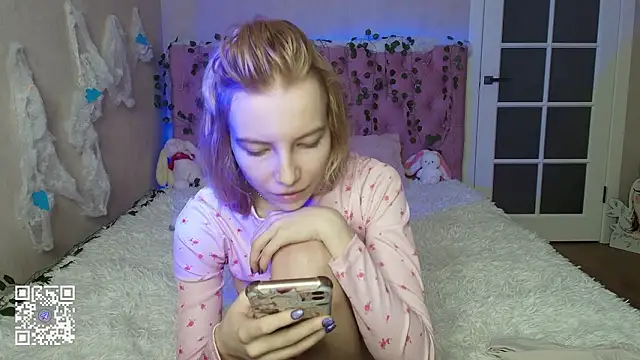 Pink Lila18 online show from 16, 2, 2026