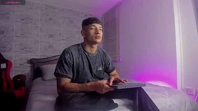 DavisFirb online show from 5, 12, 2025